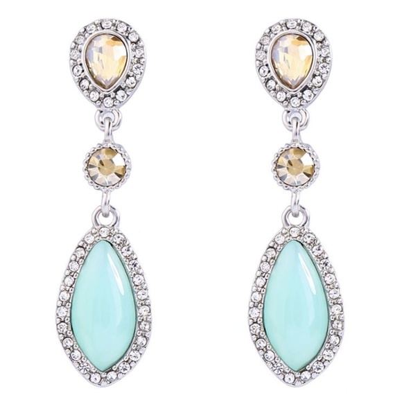 Seabreeze Dangle Earrings - Picture 2 of 7